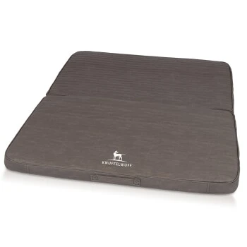 Knuffelwuff Faltbare Reisematte Orthopädisch Roanoke Aus Laser Gestepptem Kunstleder Braun/ Grau M-L 6 Knuffelwuff Faltbare Reisematte Orthopädisch Roanoke Aus Laser Gestepptem Kunstleder Braun/ Grau M-L – Bild 4